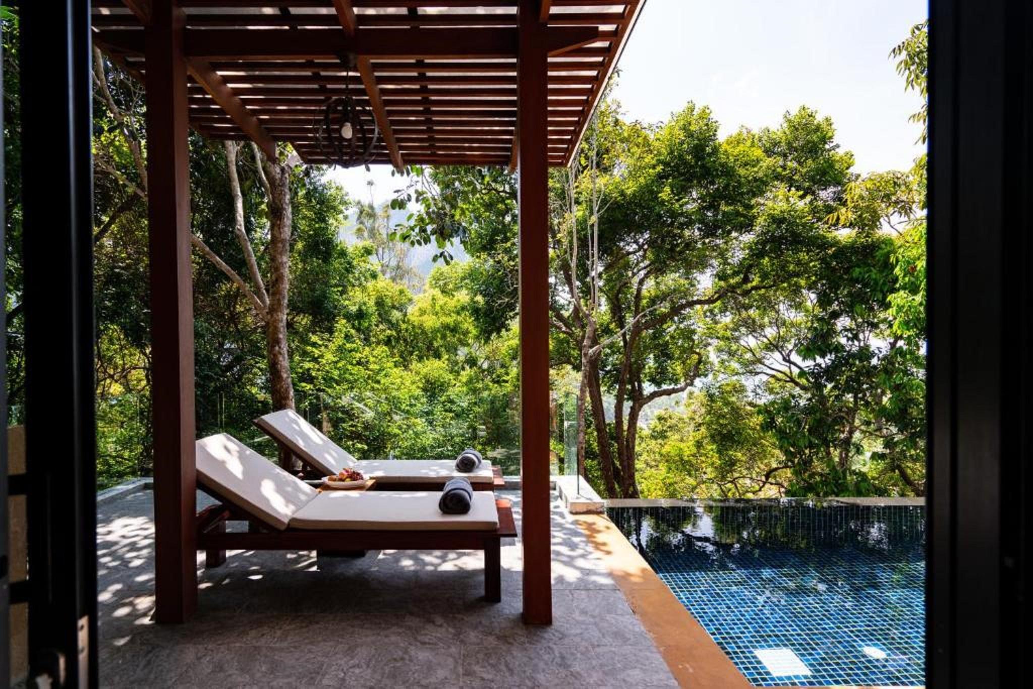 Avani Ao Nang Cliff Krabi Resort - SHA Extra Plus Exterior foto