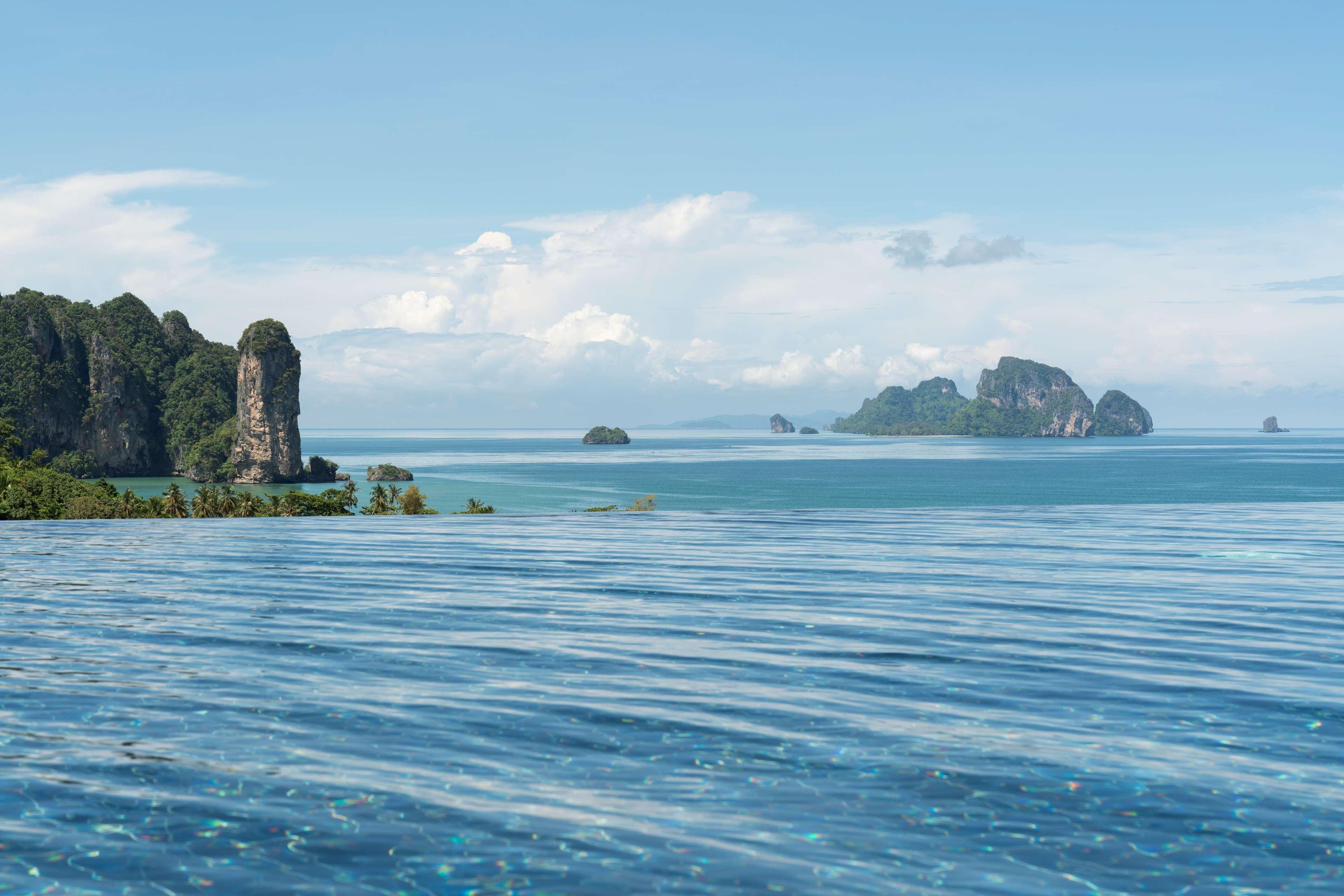Avani Ao Nang Cliff Krabi Resort - SHA Extra Plus Exterior foto