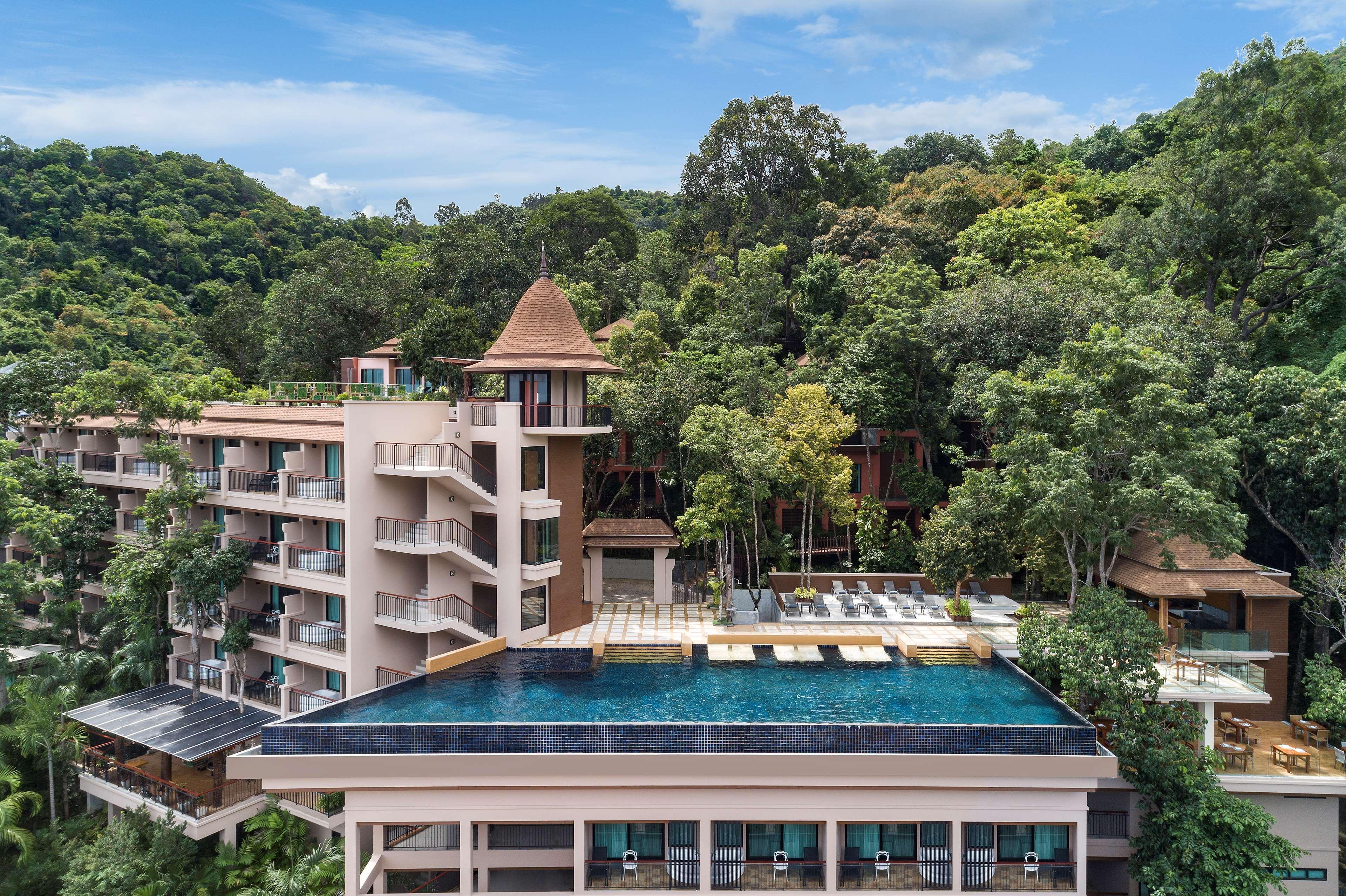 Avani Ao Nang Cliff Krabi Resort - SHA Extra Plus Exterior foto