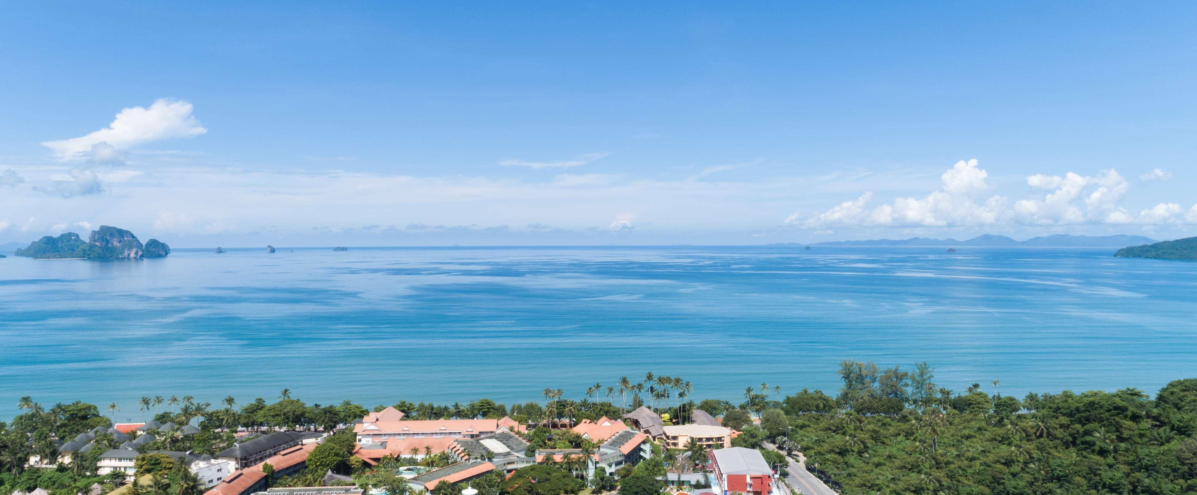 Avani Ao Nang Cliff Krabi Resort - SHA Extra Plus Exterior foto