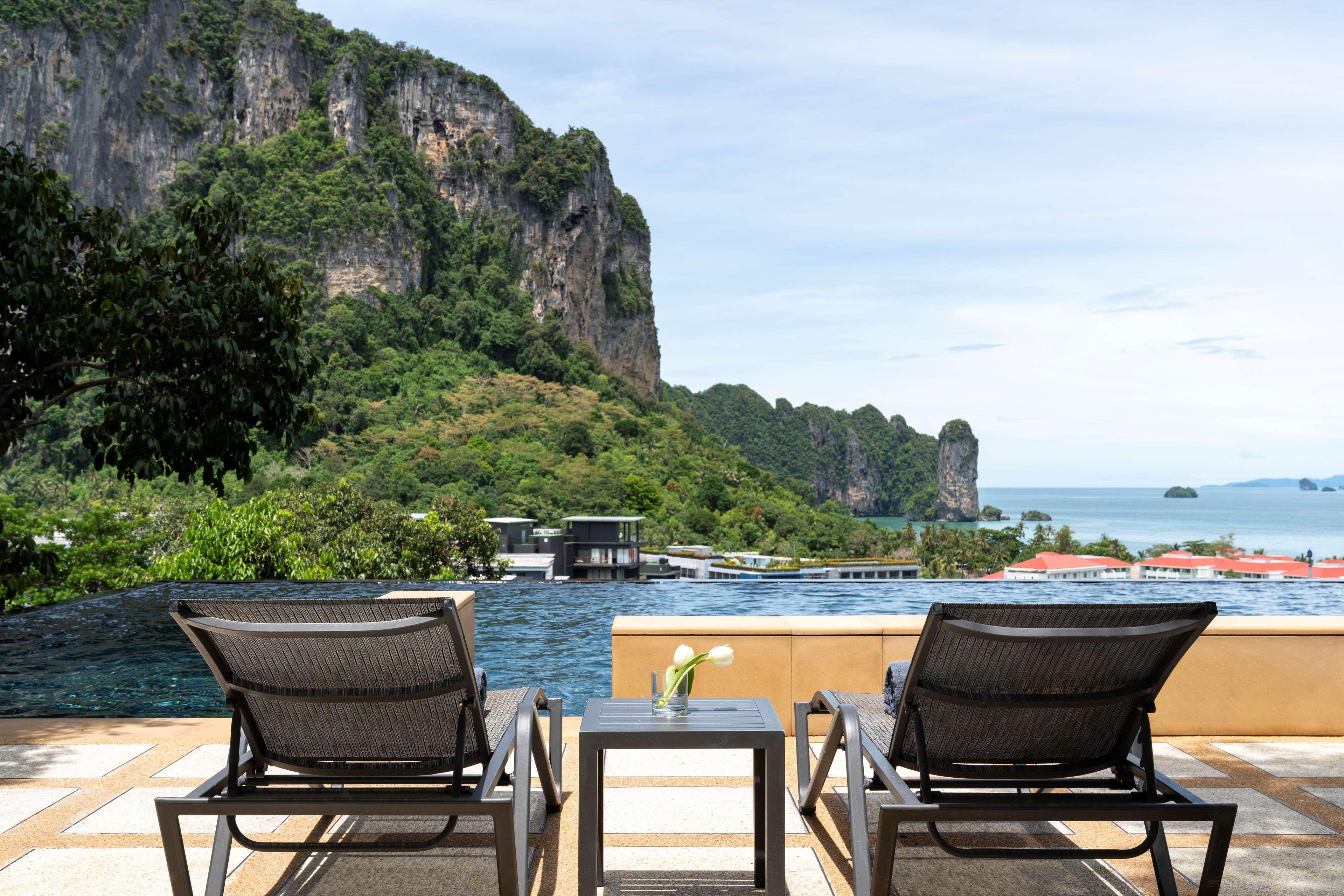 Avani Ao Nang Cliff Krabi Resort - SHA Extra Plus Exterior foto