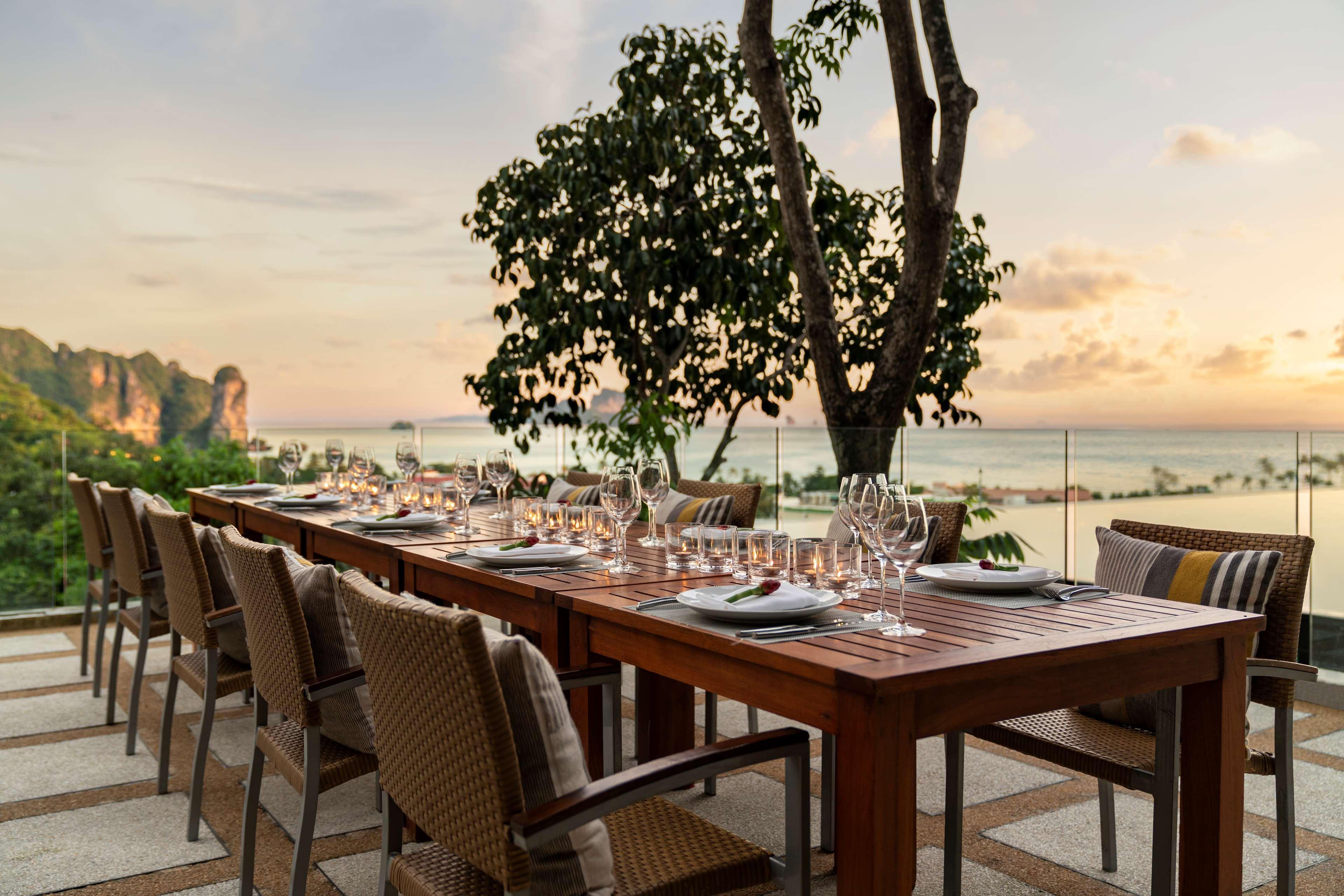 Avani Ao Nang Cliff Krabi Resort - SHA Extra Plus Exterior foto